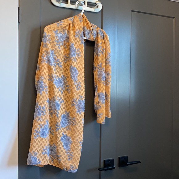 Scarf - Picture 2 of 2